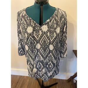 Fred Davis Gray and White Blouse with Cut Outs on Arm Size 2X
